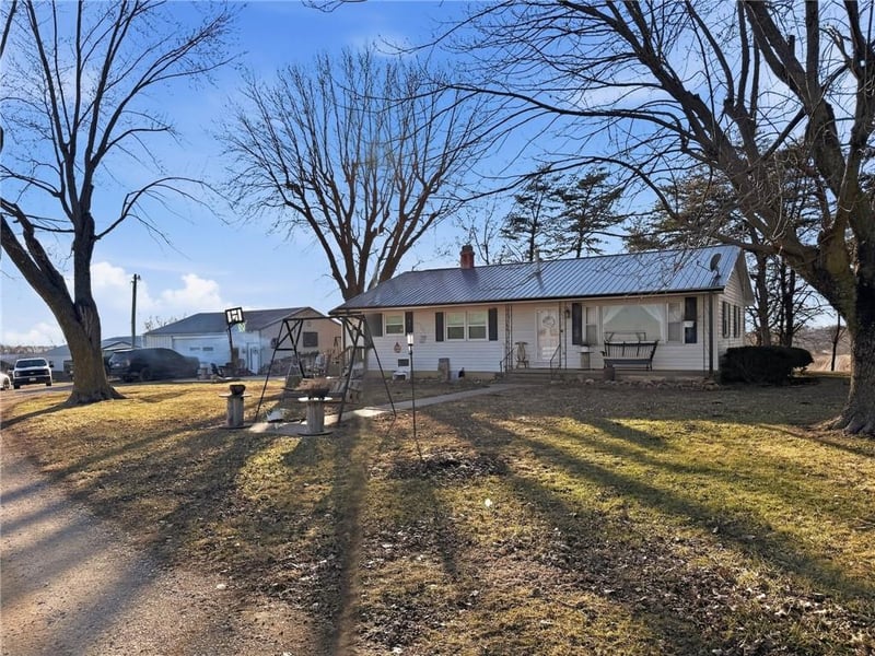 20567 York Rd, Brunswick, MO 65236