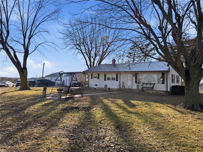 20567 York Rd, Brunswick, MO 65236