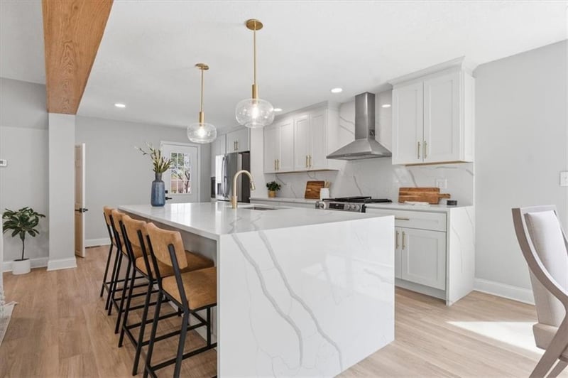 39 70th Ter, Kansas City, MO 64113