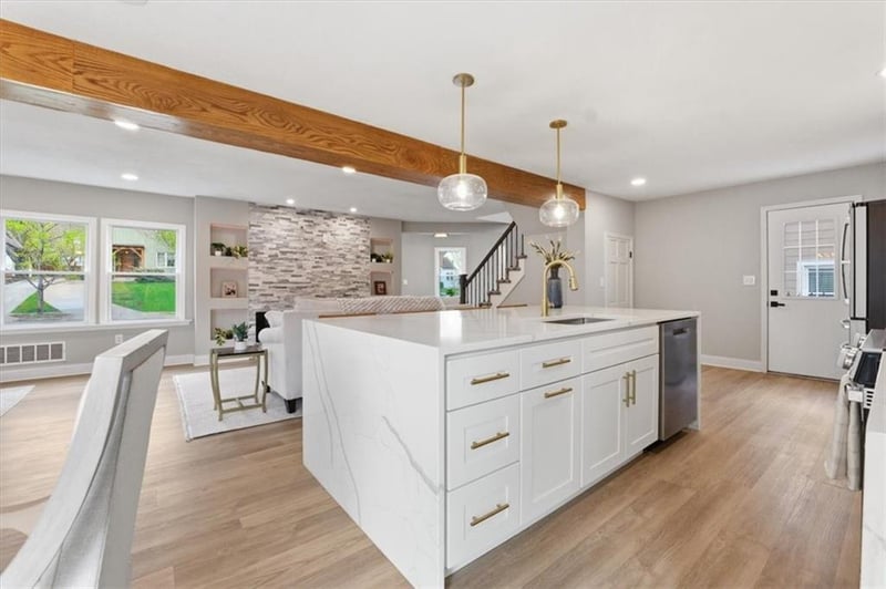 39 70th Ter, Kansas City, MO 64113