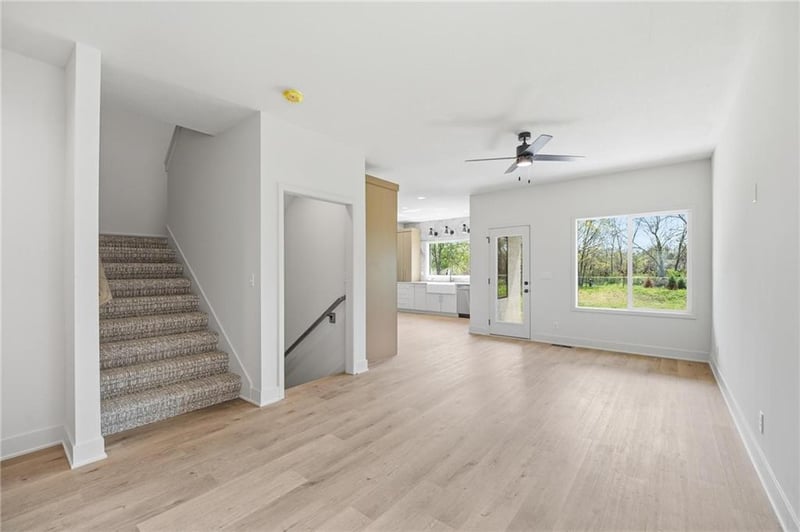 219 Orchard Ct, Lee's Summit, MO 64063