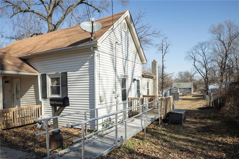 300 Florence St, Windsor, MO 65360