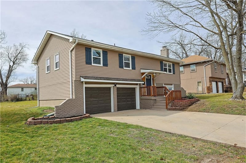 525 Stevenson St, Olathe, KS 66061
