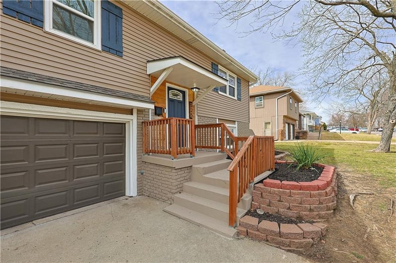 525 Stevenson St, Olathe, KS 66061