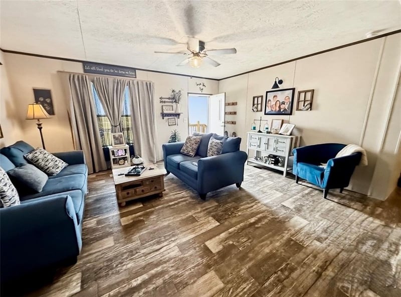 19525 50th Rd, Parsons, KS 67357