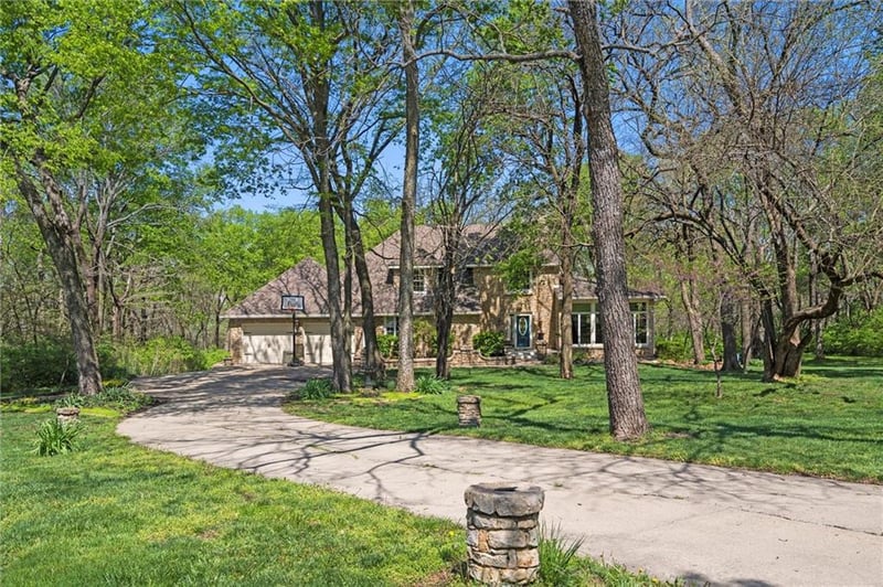 26208 S Southwood Rd, Harrisonville, MO 64701
