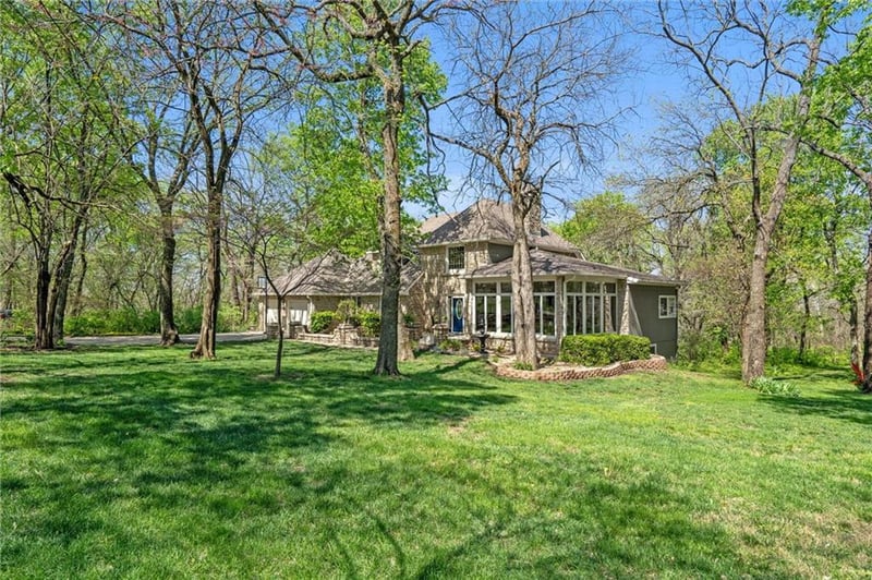 26208 S Southwood Rd, Harrisonville, MO 64701