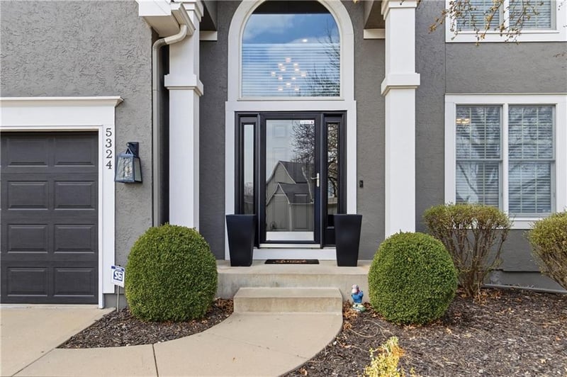 5324 W 160 St, Overland Park, KS 66085