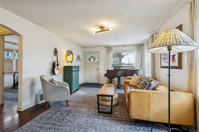 2003 W 47th Ter, Westwood, KS 66205