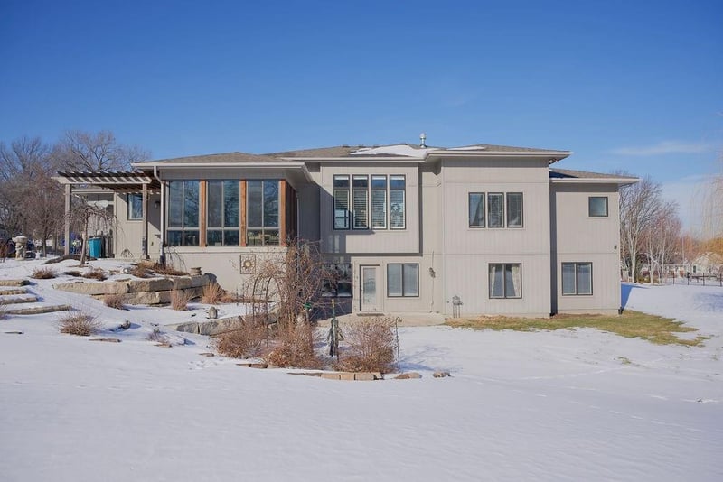 10405 49th St, Shawnee, KS 66203