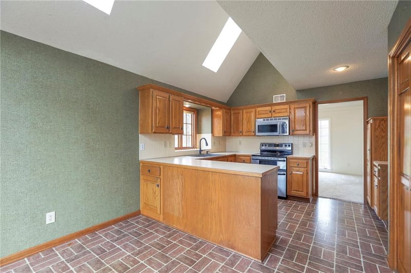 7609 115th St, Overland Park, KS 66210