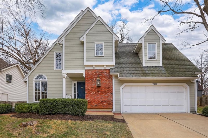 7609 115th St, Overland Park, KS 66210
