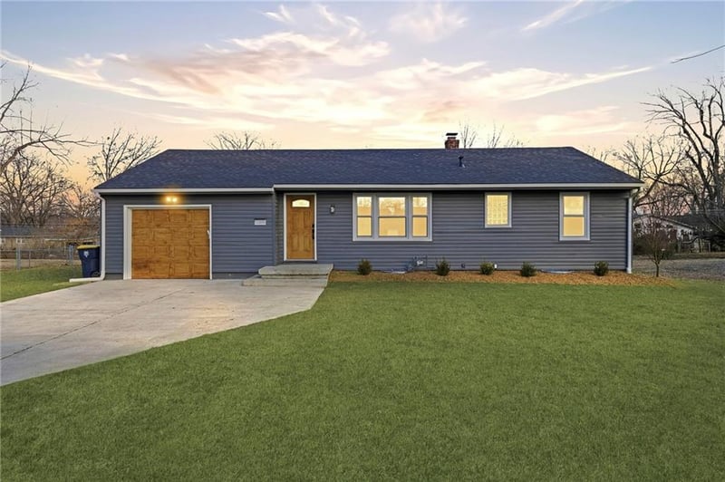 11805 Oakley Ave, Kansas City, MO 64137