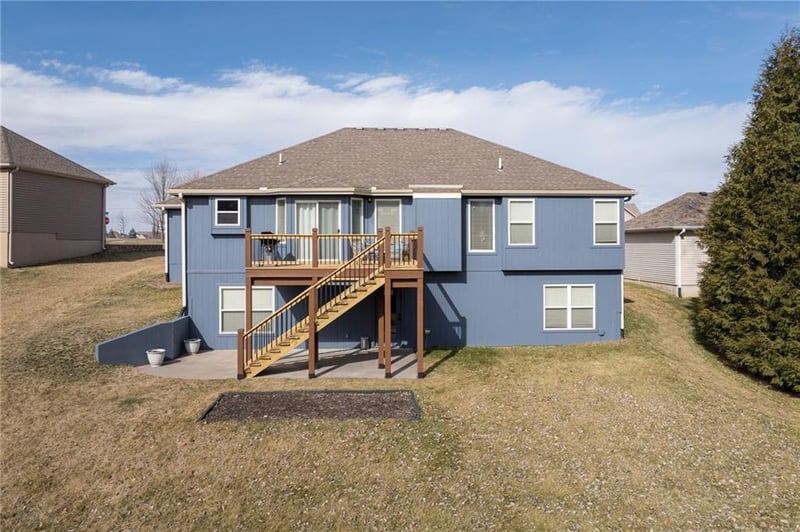 4704 Donnelly Dr, St Joseph, MO 64506