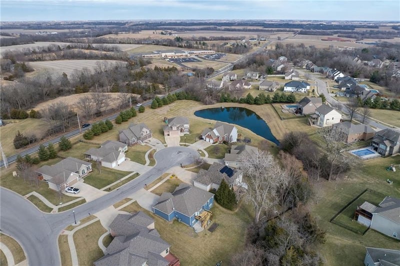 4704 Donnelly Dr, St Joseph, MO 64506