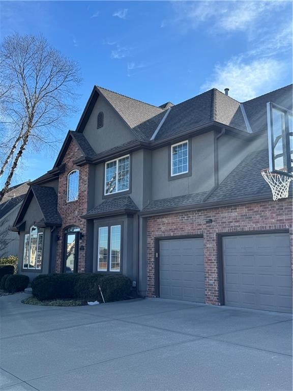 5821 Coral Dr, Lee's Summit, MO 64064