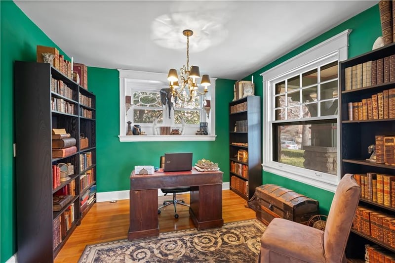 3520 Locust St, Kansas City, MO 64109