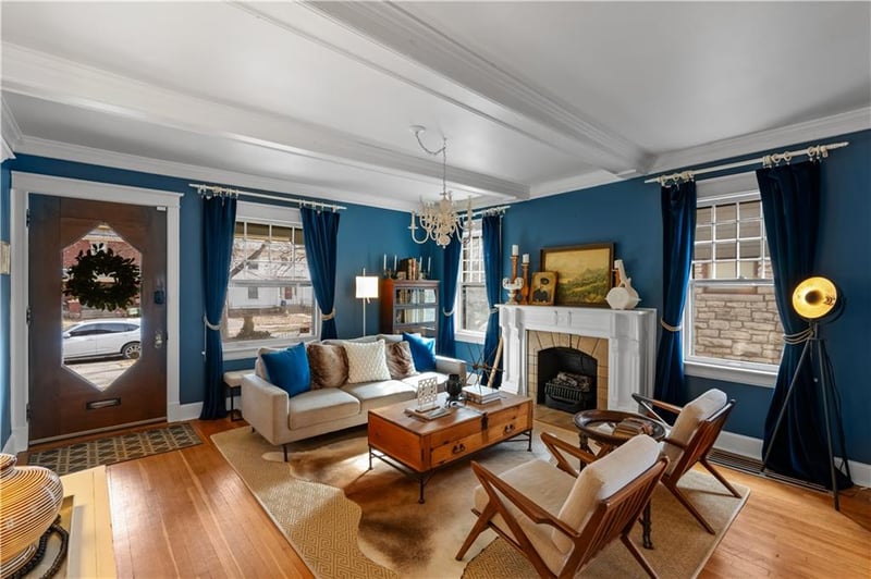 3520 Locust St, Kansas City, MO 64109