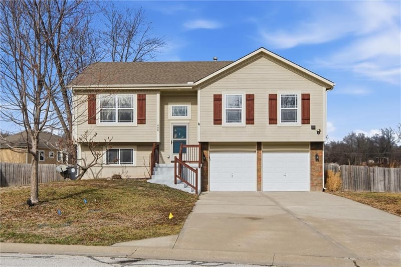 406 Timbercreek Dr, Belton, MO 64012
