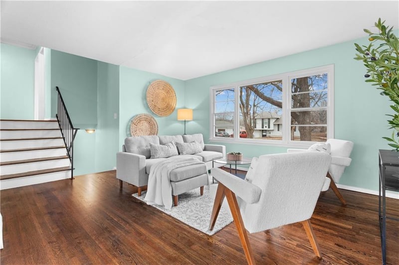 9407 Palmer Ave, Kansas City, MO 64138