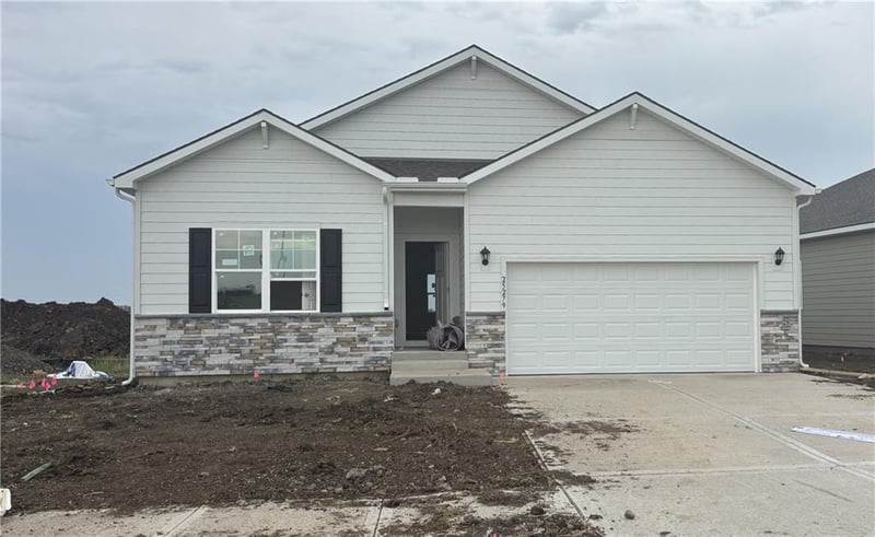 25279 W 177th Terr St, Gardner, KS 66030