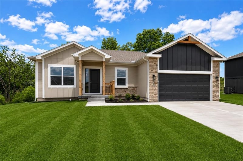 615 Fall Creek Dr, Belton, MO 64012