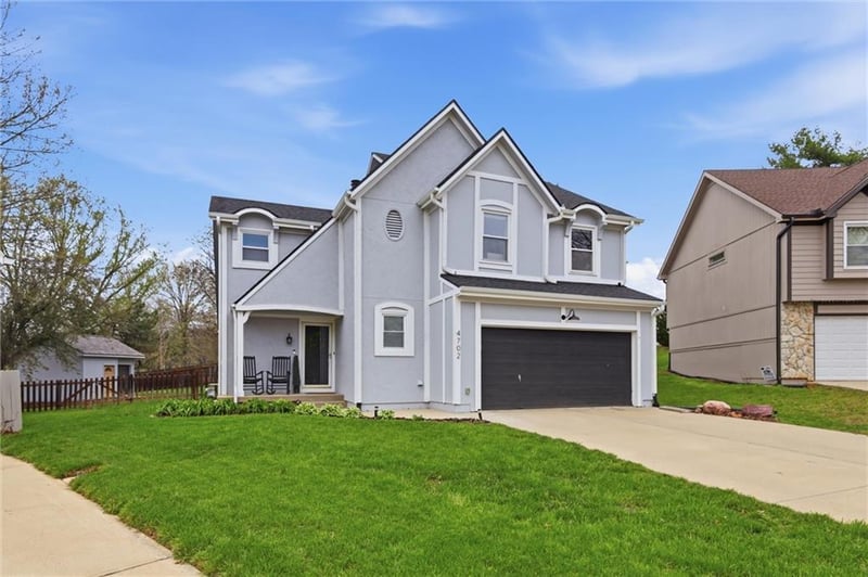 4702 Roundtree Ct, Shawnee, KS 66226