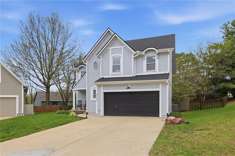 4702 Roundtree Ct, Shawnee, KS 66226