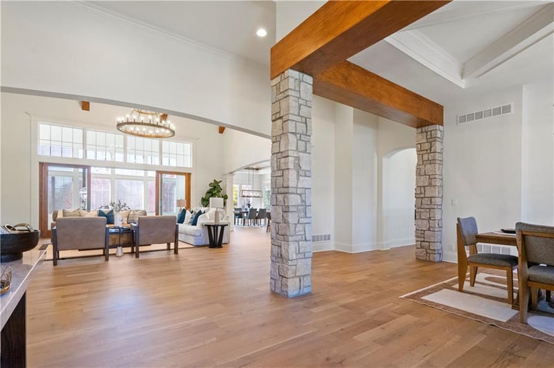 16520 Ballentine St, Overland Park, KS 66221