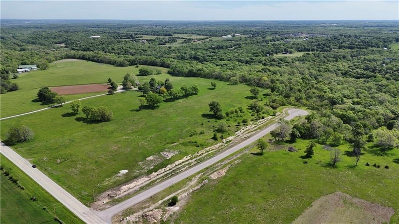 5400 188 Ter, Stilwell, KS 66085
