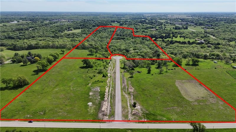5375 188th Ter, Stilwell, KS 66085