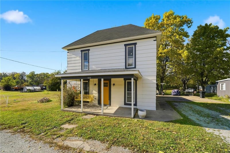 606 Water St, Holt, MO 64048