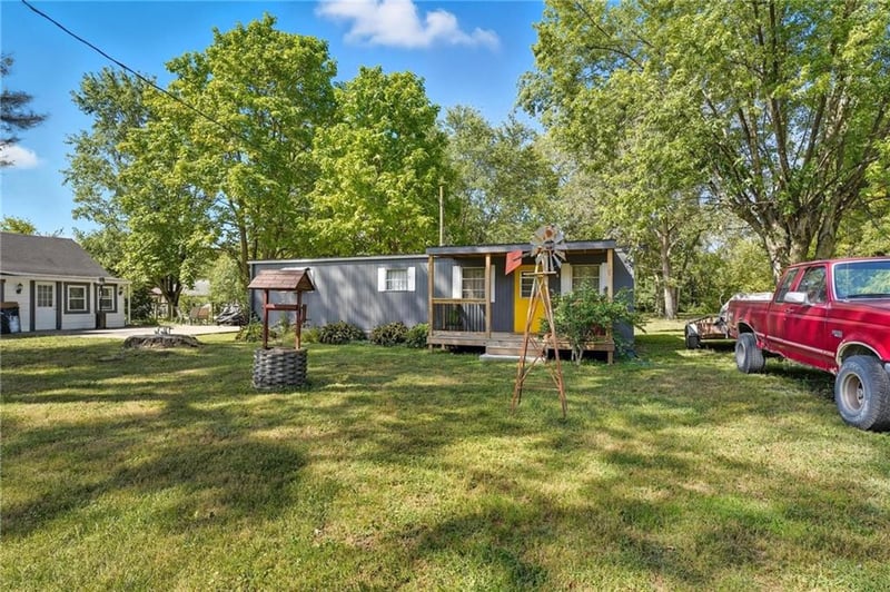 610 Water St, Holt, MO 64048