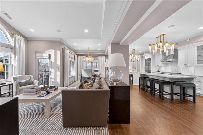 4937 Wyandotte St #400, Kansas City, MO 64112