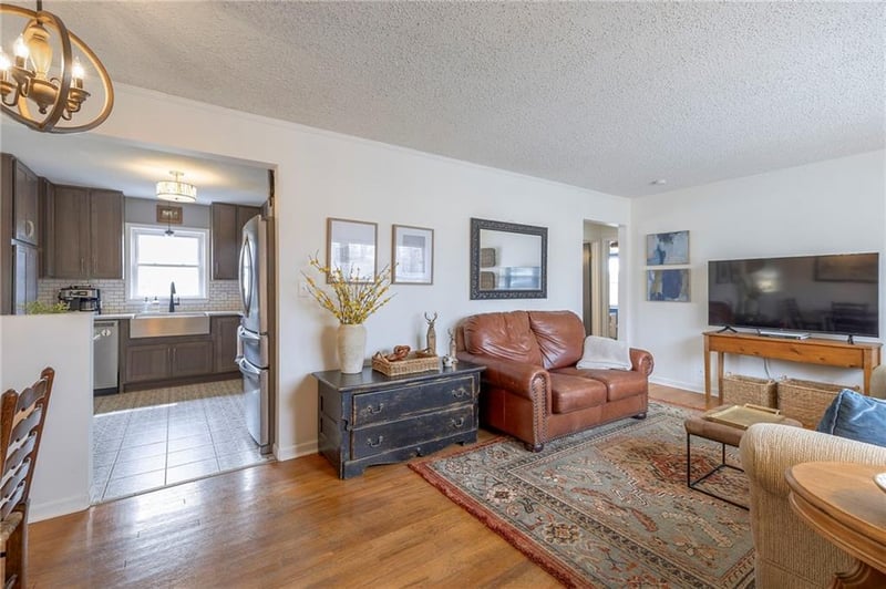 8601 69th St, Overland Park, KS 66204