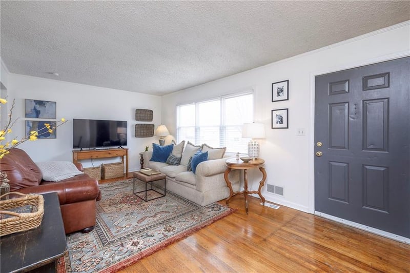 8601 69th St, Overland Park, KS 66204