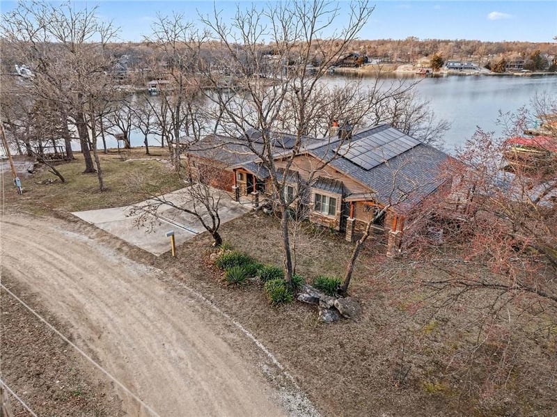 89 Maple Dr, Mound City, KS 66056