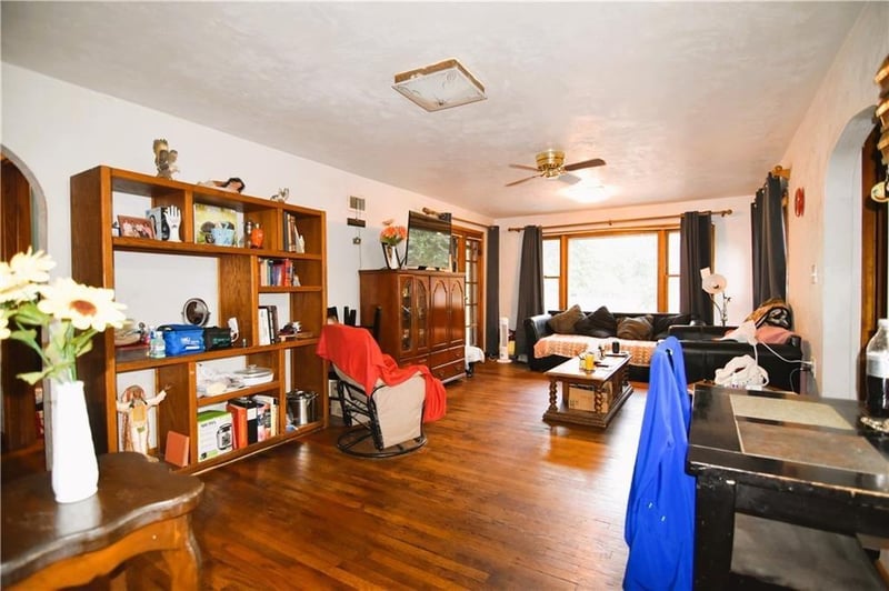 7200 102nd St, Kansas City, MO 64134