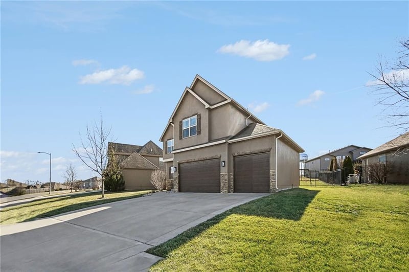 1058 Conch Way, Lee's Summit, MO 64064
