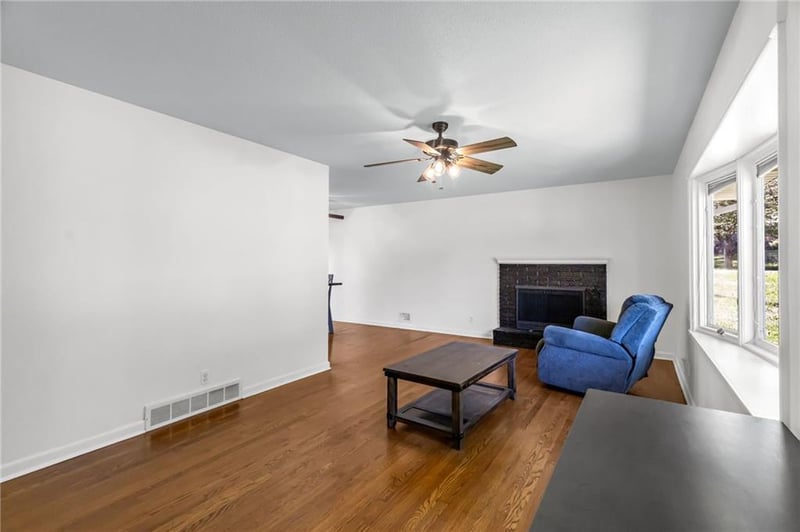 12903 54th St, Kansas City, MO 64133