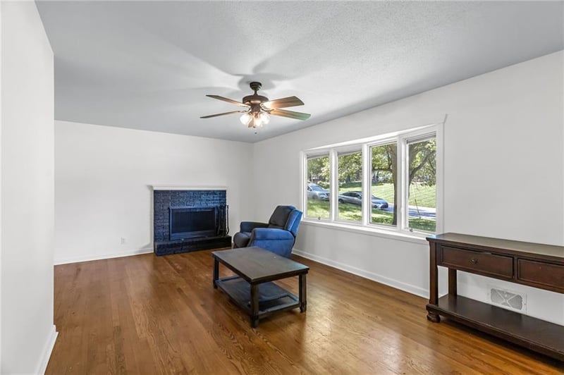 12903 54th St, Kansas City, MO 64133