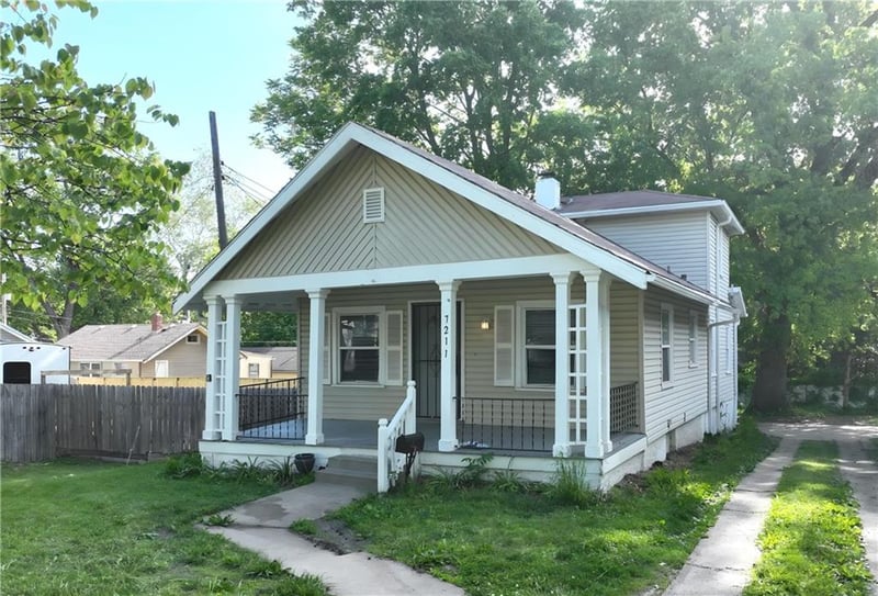 7211 Lydia Ave, Kansas City, MO 64131