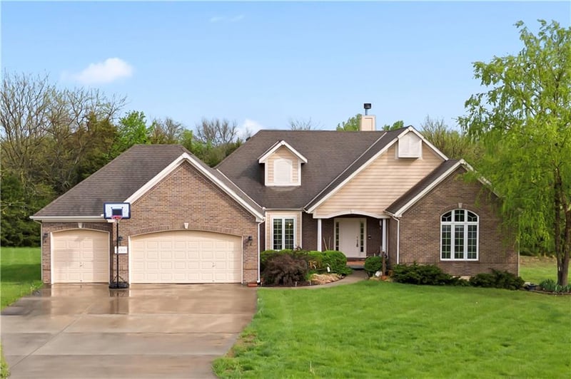 28919 Hackberry Cir, Paola, KS 66071