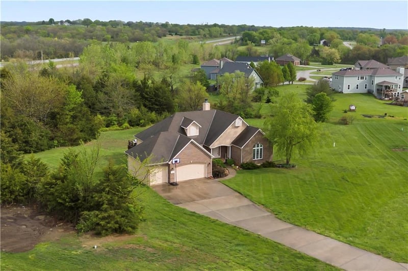 28919 Hackberry Cir, Paola, KS 66071