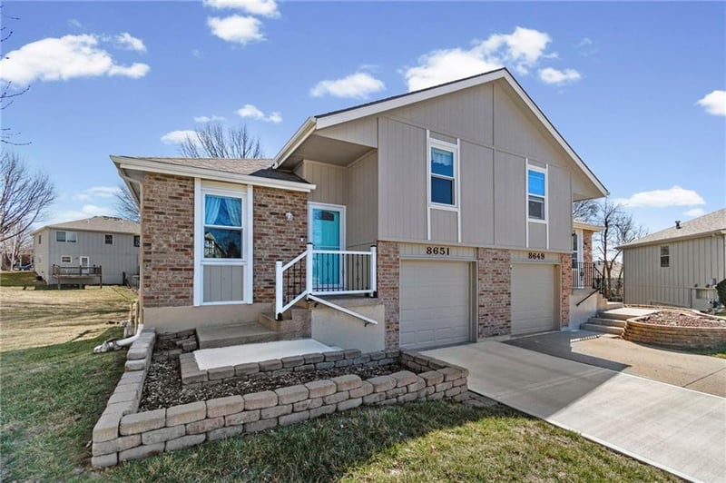 8651 Hull Ave, Kansas City, MO 64154