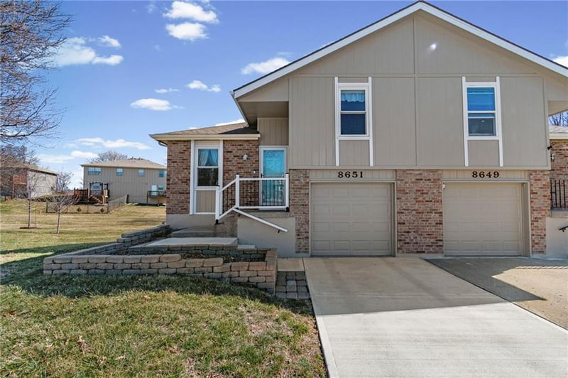 8651 Hull Ave, Kansas City, MO 64154