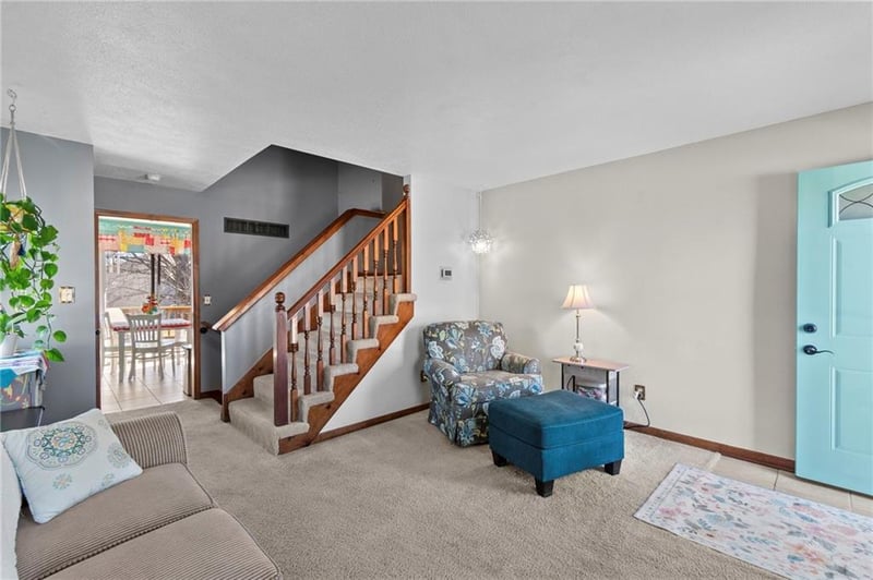 8651 Hull Ave, Kansas City, MO 64154