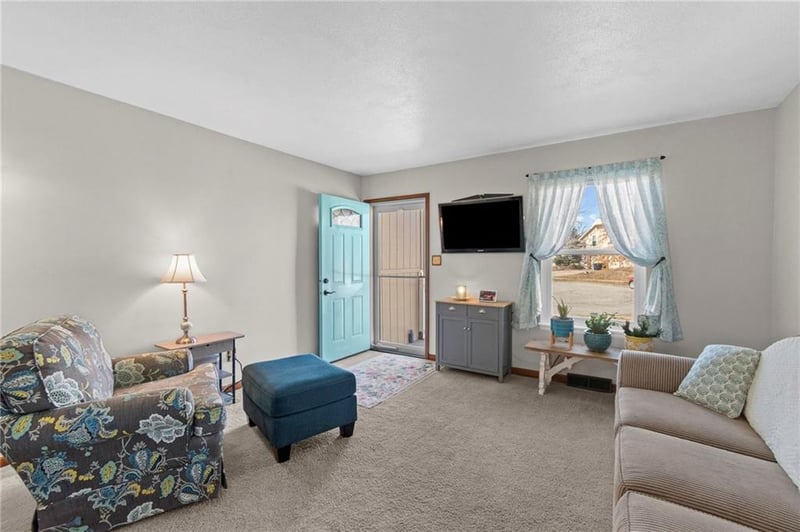 8651 N Hull Ave, Kansas City, MO 64154