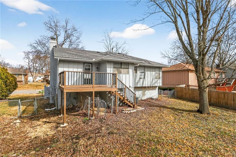 2916 Sweet Briar Dr, Independence, MO 64057