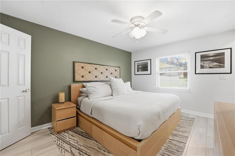 5004 Baltimore St #204, Kansas City, MO 64112
